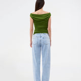 Off-shoulder top i et elastisk materiale. HimaMD off-shoulder top har en tætsiddende pasform og er let cropped.