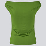 Off-shoulder top i et elastisk materiale. HimaMD off-shoulder top har en tætsiddende pasform og er let cropped.