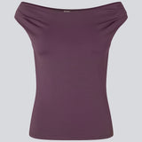 Lilla off-shoulder top i et elastisk materiale. HimaMD off-shoulder top har en tætsiddende pasform og er let cropped.&nbsp;