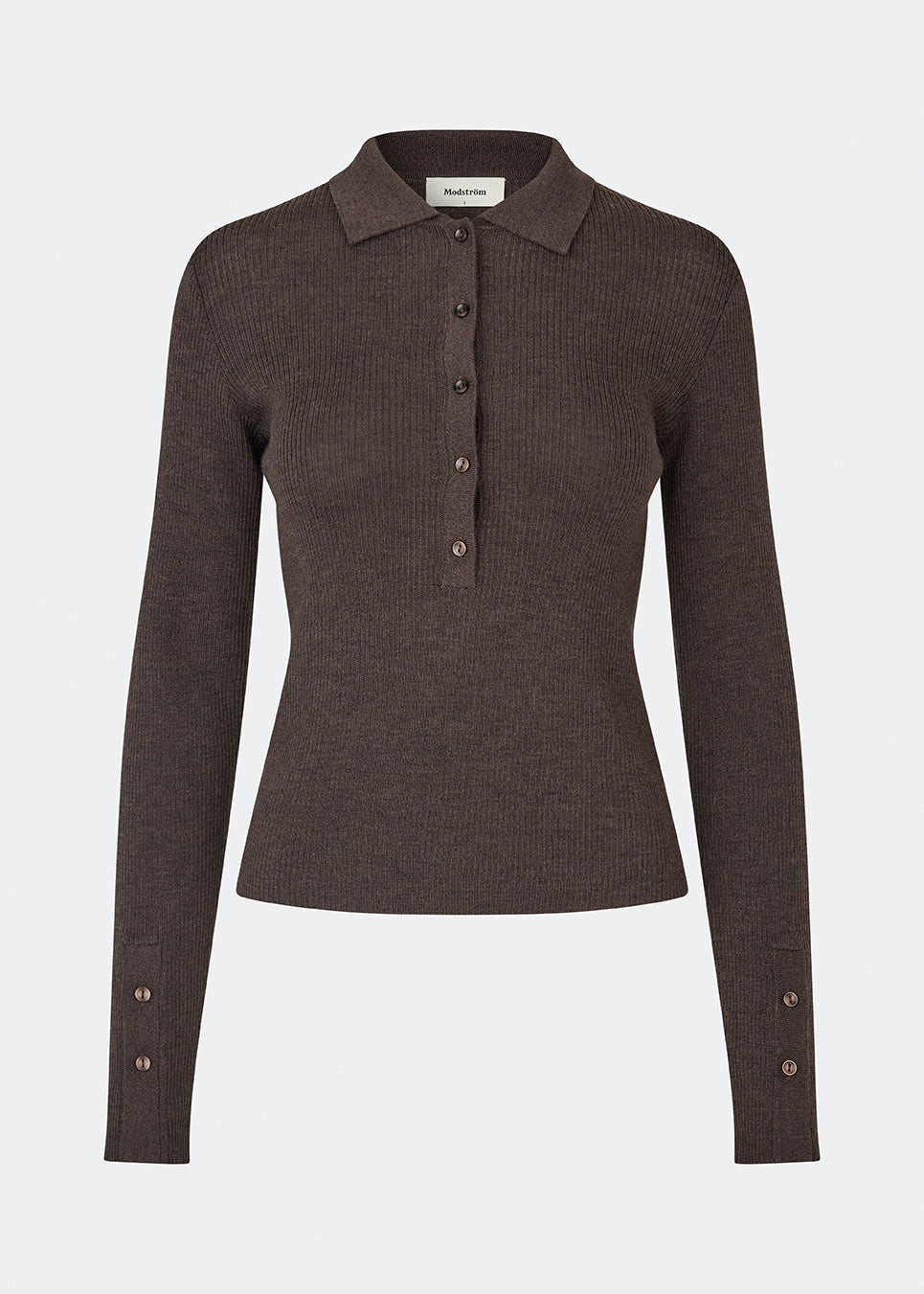 Tætsiddende cardigan i blød ribstrik af uld. HirokiMD cardigan har krave, knapper foran og lange ærmer med slids og knapper.