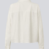 Skjorte i en let EcoVero viskose med løs pasform. HudgesMD shirt har krave og knaplukning fortil og lange ærmer med manchet. 