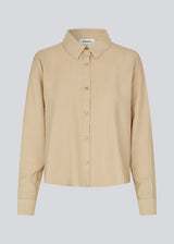 Skjorte i beige i en let EcoVero viskose med løs pasform. HudgesMD shirt har krave og knaplukning fortil og lange ærmer med manchet.&nbsp;