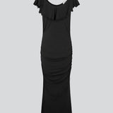Kropsnær kjole med midi længde. HugoMD dress har en bred og dyb udskæring både foran og bagpå med bred flæsedetalje, samt elastisk rynkedetalje i siderne. Modellen er 175 cm og har en størrelse S/36 på.