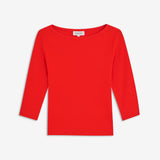Tætsiddende T-shirt med bred bådudskæring og ærmer, der slutter lige under albuen. Igormd boatneck T-shirt er skabt i ribbet økologisk bomuld. Brug den med bukser med vide ben for at skabe balance i silhuetten, eller under tailoring.&nbsp;