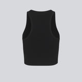 Lækker basic top i sort i en blød bomuldsrib. IgorMD crop top har en tætsiddende, cropped pasform med bryderryg og er perfekt at style til et sporty look. Modellen er 173 cm og har en størrelse S/36 på