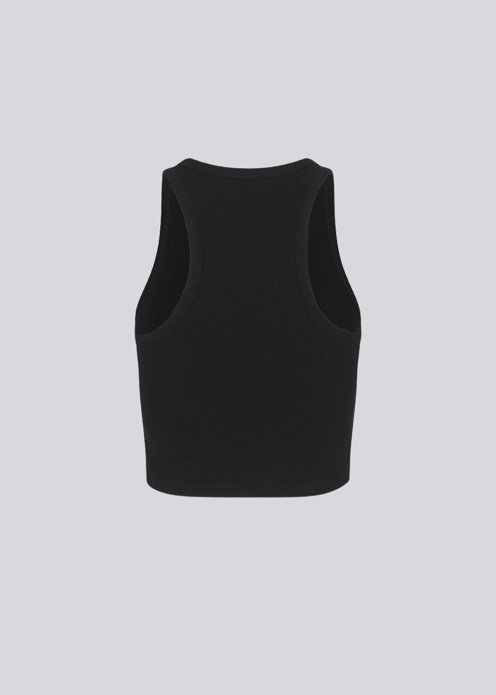 Lækker basic top i sort i en blød bomuldsrib. IgorMD crop top har en tætsiddende, cropped pasform med bryderryg og er perfekt at style til et sporty look. Modellen er 173 cm og har en størrelse S/36 på
