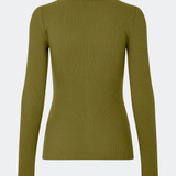 Blød, tætsiddende langærmet T-shirt i økologisk bomuldsrib med stretch og rund halsudskæring. Brug den under en blazer eller med bukser med vide ben.