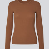 Lækker basic t-shirt i en blød bomuldsrib med stretch. Igormd short t-shirt har en tætsiddende pasform med korte ærmer.