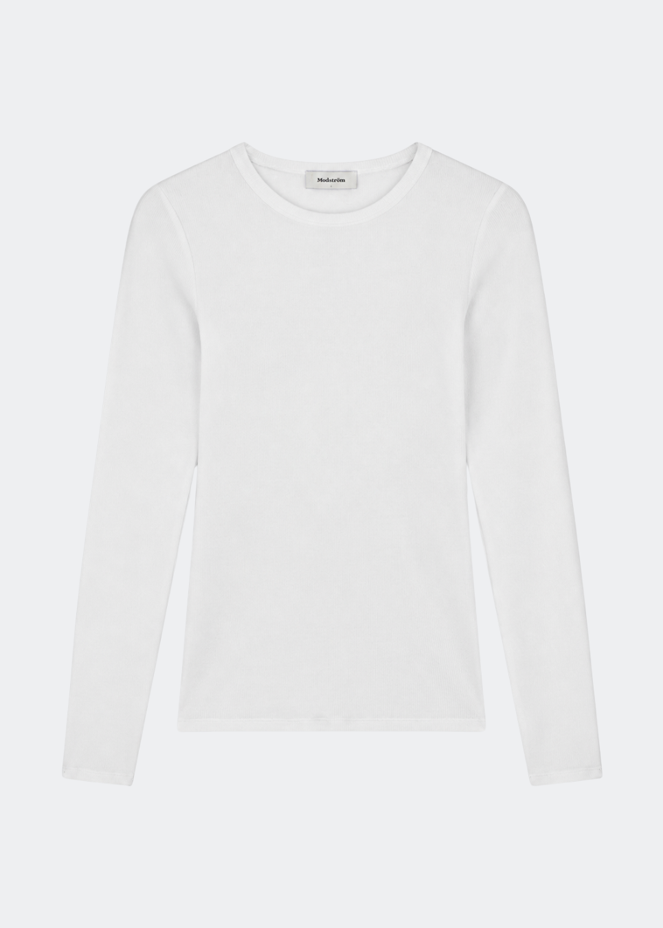 Blød, hvid tætsiddende langærmet T-shirt i økologisk bomuldsrib med stretch og rund halsudskæring. Style med matchende tank top som på billedet: Igormd tank top. Modellen er 175 cm høj og bruger størrelse S/36.