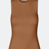 Ærmeløs top i ribbed bomuldsjersey. Igormd tank top har en tætsiddende pasform og en rund halsudskæring. cropped pasform med lange ærmer.
