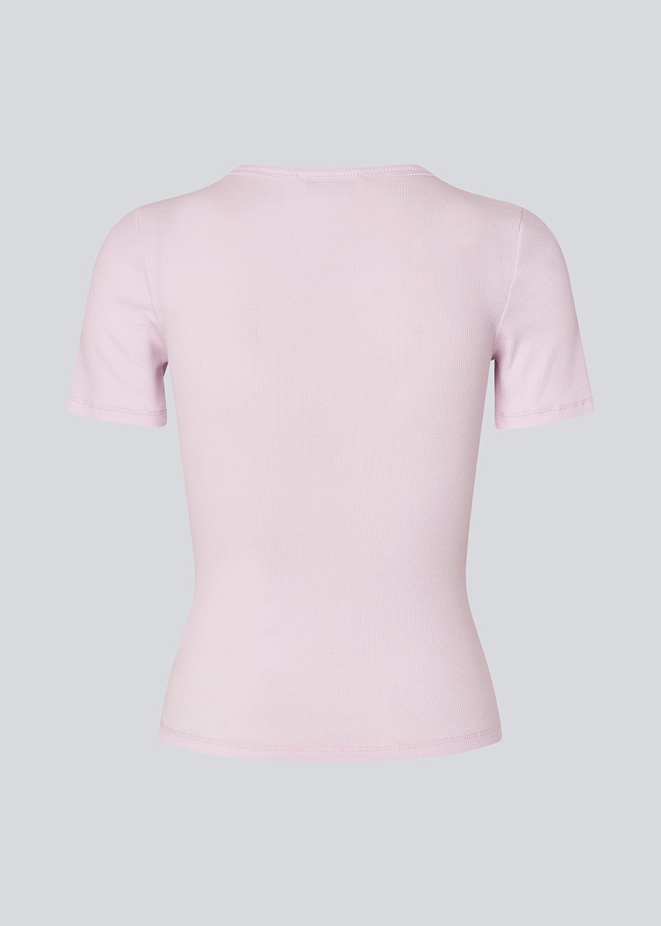 Lækker basic t-shirt i en blød bomuldsrib med stretch. Igormd short t-shirt har en tætsiddende pasform med korte ærmer.