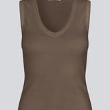 Ærmeløs brun top i ribbed bomuldsjersey. Igormd tank top har en tætsiddende pasform og en rund halsudskæring. cropped pasform med lange ærmer.