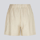 Shorts med afslappet fit og bindebånd. IsabelMD shorts har en mellemhøj talje med elastik og sidelommer.