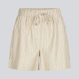 Shorts med afslappet fit og bindebånd. IsabelMD shorts har en mellemhøj talje med elastik og sidelommer.