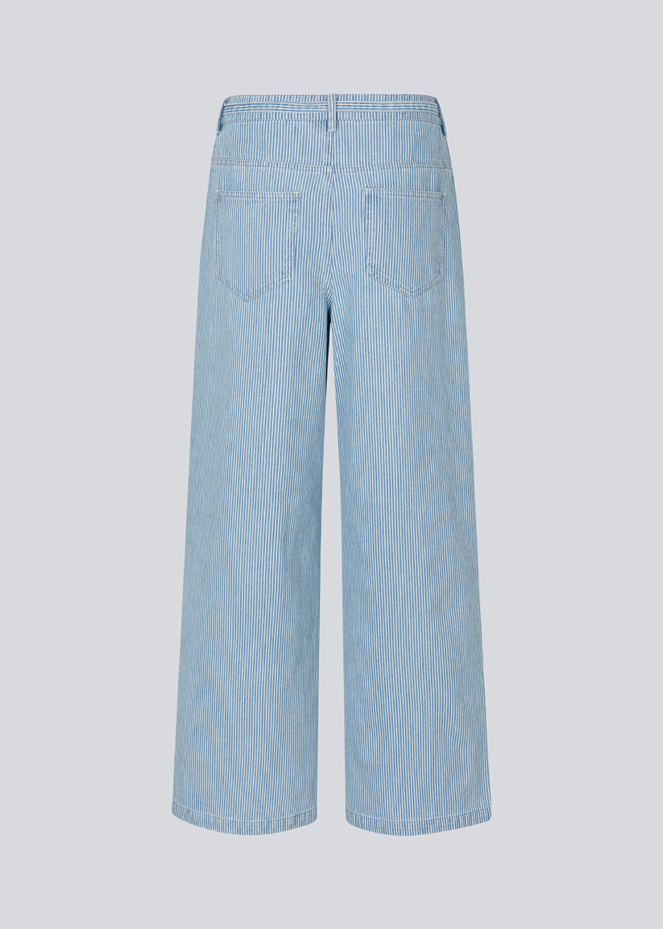 Populære jeans med vidde i bomuldsdenim med bindebånd i taljen. Farven er lyseblå med sarte hvide striber. IsoldeMD pants har en høj talje og for- og baglommer.&nbsp;