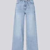 Jeans med vidde I bomuldsdenim. IsoldeMD pants har en høj talje for- og baglommer og et bindebånd i taljen.
