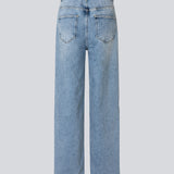 Jeans med vidde I bomuldsdenim. IsoldeMD pants har en høj talje for- og baglommer og et bindebånd i taljen.
