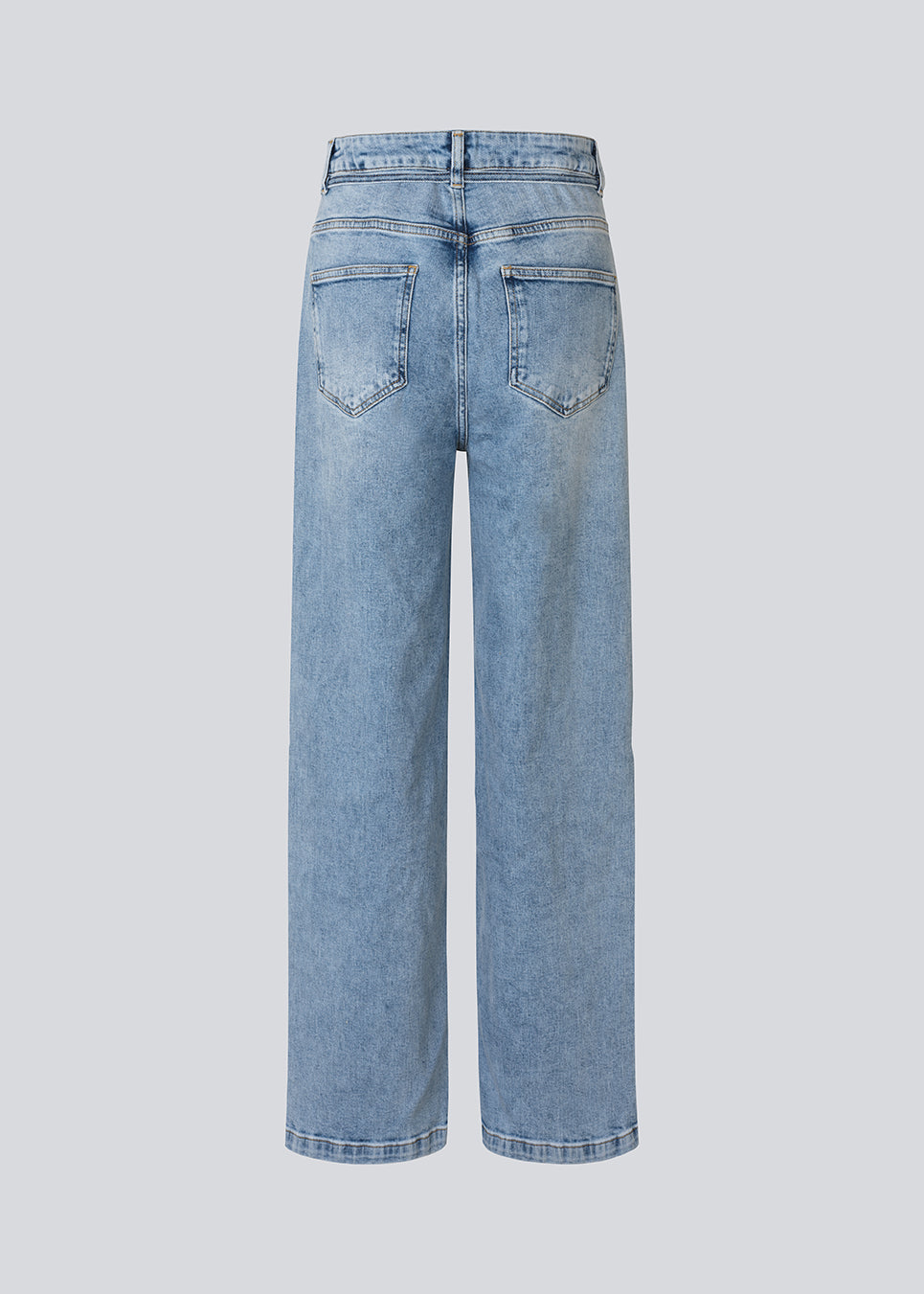 Jeans med vidde I bomuldsdenim. IsoldeMD pants har en høj talje for- og baglommer og et bindebånd i taljen.
