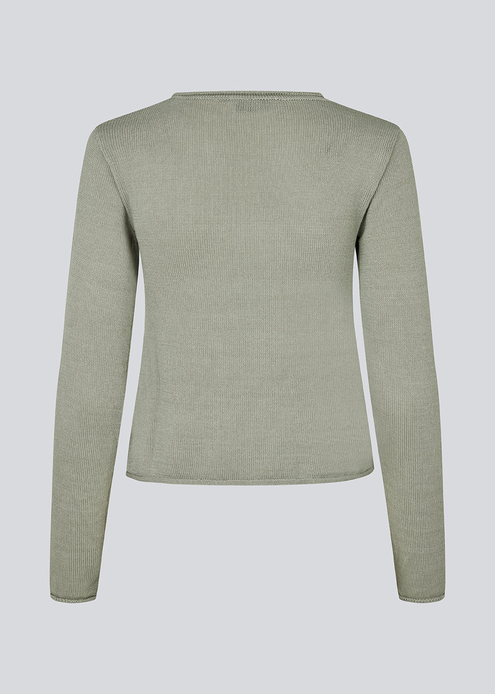 Strikket top i sart grøn med lange ærmer og en bred halsudskæring. IvonneMD O-neck har en normal pasform.