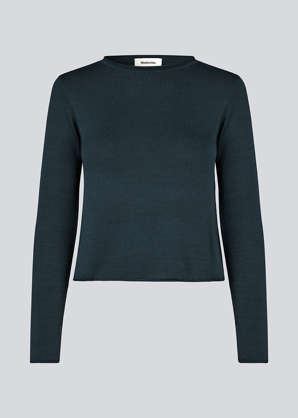 Strikket bluse i mørkeblå med lange ærmer og en bred halsudskæring. IvonneMD O-neck har en normal pasform.