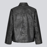 Pilot inspireret jakke med et vintagelook. JillMD jacket har en løs pasform med brede ærmer, fire lommer fortil, krave og lynlås lukning.