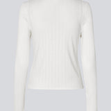 Længærmet pointelle t-shirt. Josefinemd LS t-shirt en tætsiddende t-shirt i pointelle bomuld med blondekant. Feminint snit og diskret hulmønster giver den klassiske style et let, elegant touch. Josefine Vogt (165 cm) og modellen (177 cm) har begge størrelse Small på.