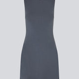 Figursyet mini kjole i mørkeblå/mørkegrå i A-facon uden ærmer med rund hals. JosefineMD tank flare dress er fremstillet i et strækbart materiale.