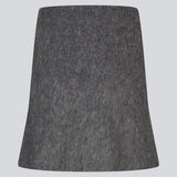 Kort grå nederdel I blød strik. KaneD skirt har en løs pasform og elastik i taljen.