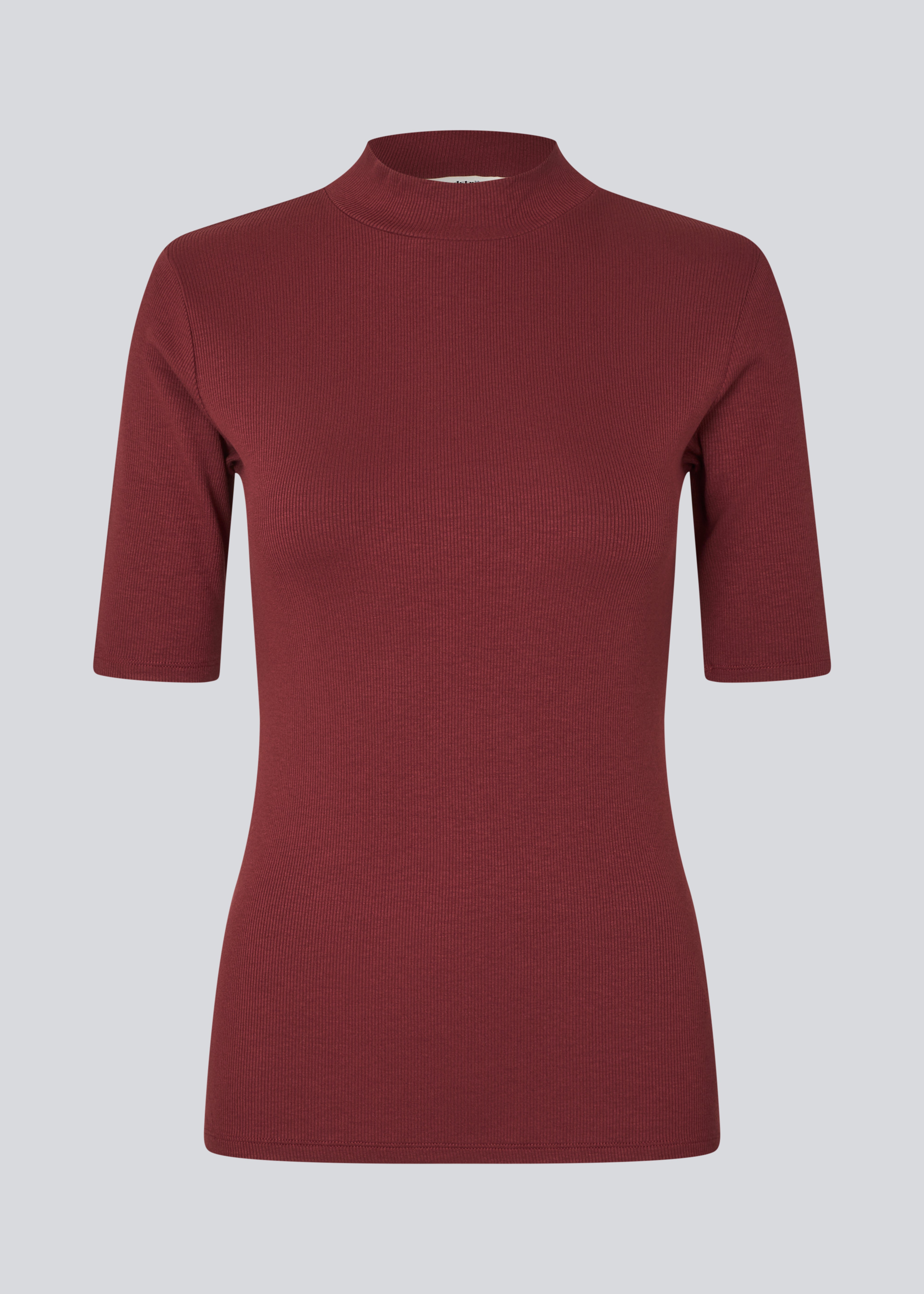 Kortærmet t-shirt med høj hals. Krown t-shirt er i rib kvalitet og er tætsiddende i pasformen.