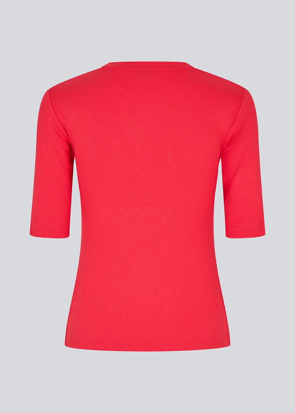Kortærmet rød t-shirt i blød rib kvalitet. KrownMD o-neck t-shirt har en tætsiddende pasform og en rund hals. Modellen er 175 cm og har en størrelse S/36 på.

Materiale:
5% Elastan
95% LENZING™ ECOVERO™ Viscose