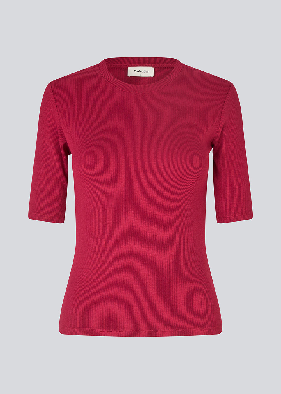 Kortærmet t-shirt i blød rib kvalitet. KrownMD o-neck t-shirt har en tætsiddende pasform og en rund hals. Modellen er 175 cm og har en størrelse S/36 på.