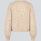 Blød beige cardigan i strik. LenniMD cardigan har en knappelukning fortil og løse ærmet med rib.