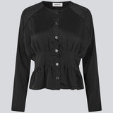 Figursyet sort top med læg i satin. LivMD shirt har en knappelukning fortil og løse ærmer.