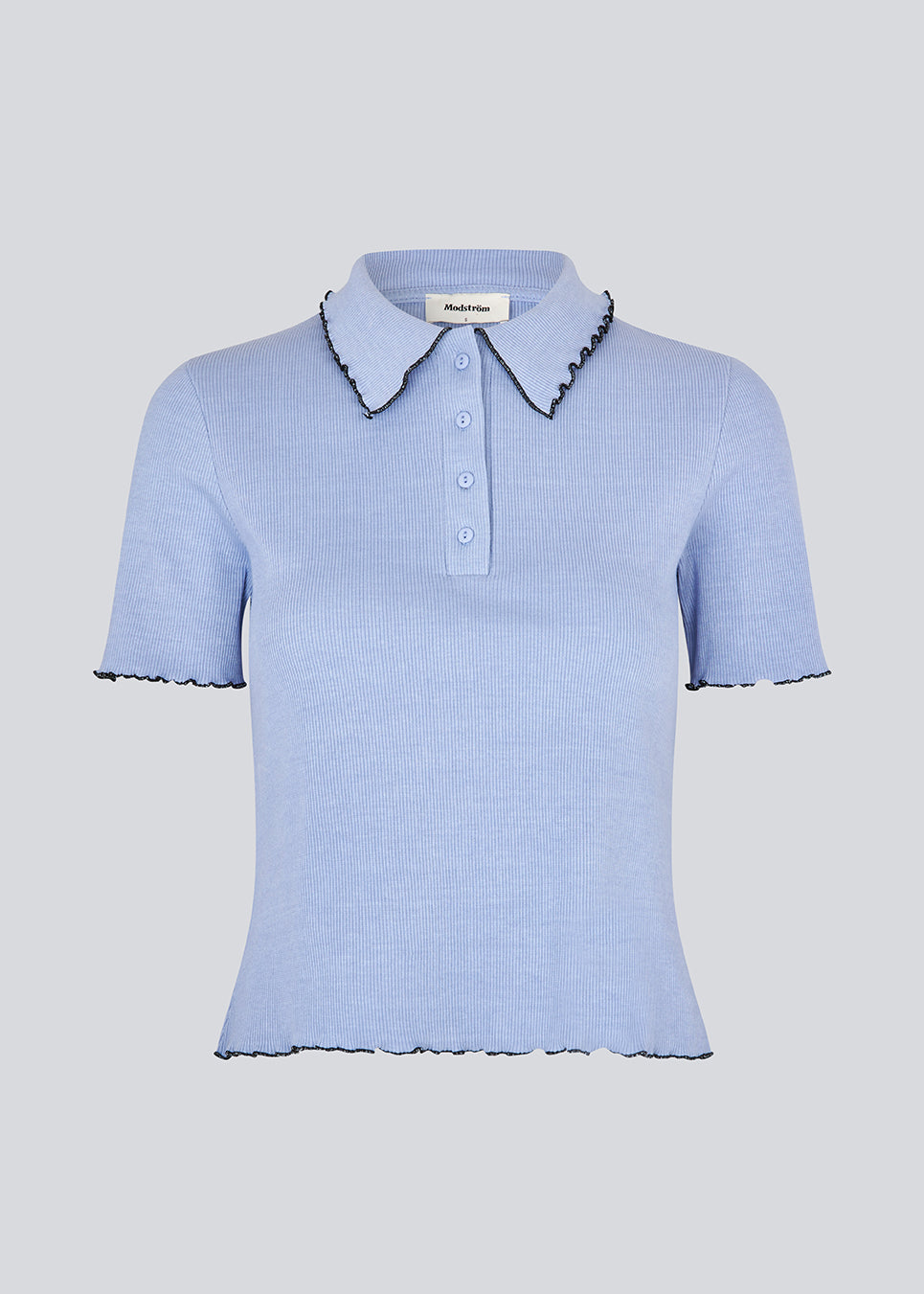 Figursyet polo i jersey. MagdaloneMD polo har korte ærmer og overlockede kanter.