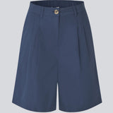 Habit short med brede ben i 100% økologisk bomuld. MaudeMD shorts har læg, sidelommer og elastik i taljen.