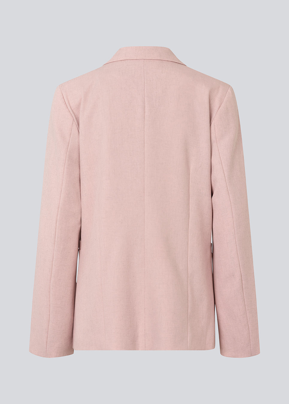 Klassisk blazer med et elegant design. MaxwellMD blazer har en reverskrave, to lommer fortil og en asymestisk knappelukning.