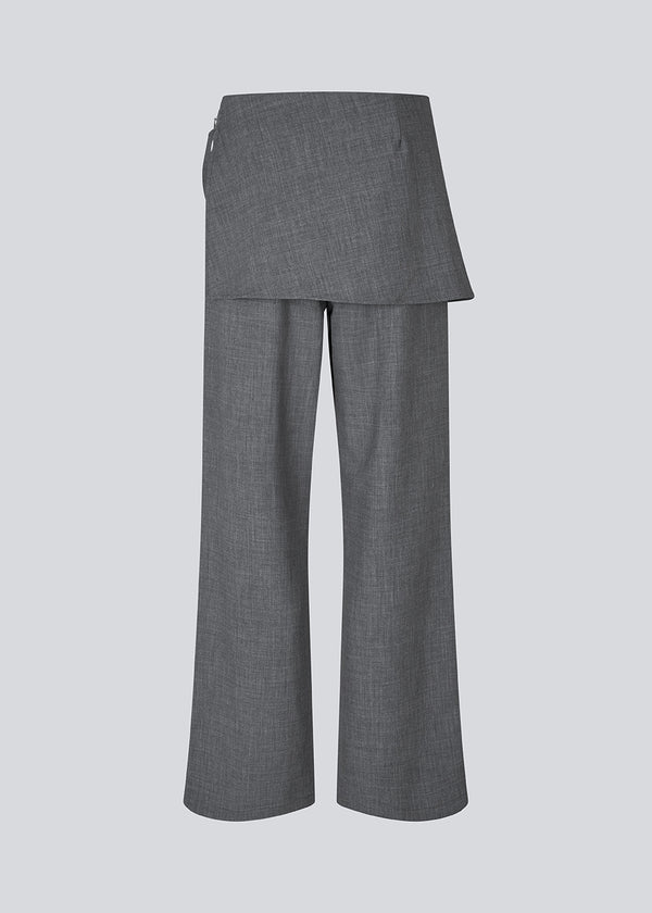 Løse bukser med wrap skirt. MikkelineMD pants har en høj talje, usynlig lynlås i siden og lukkes med et smalt bælte