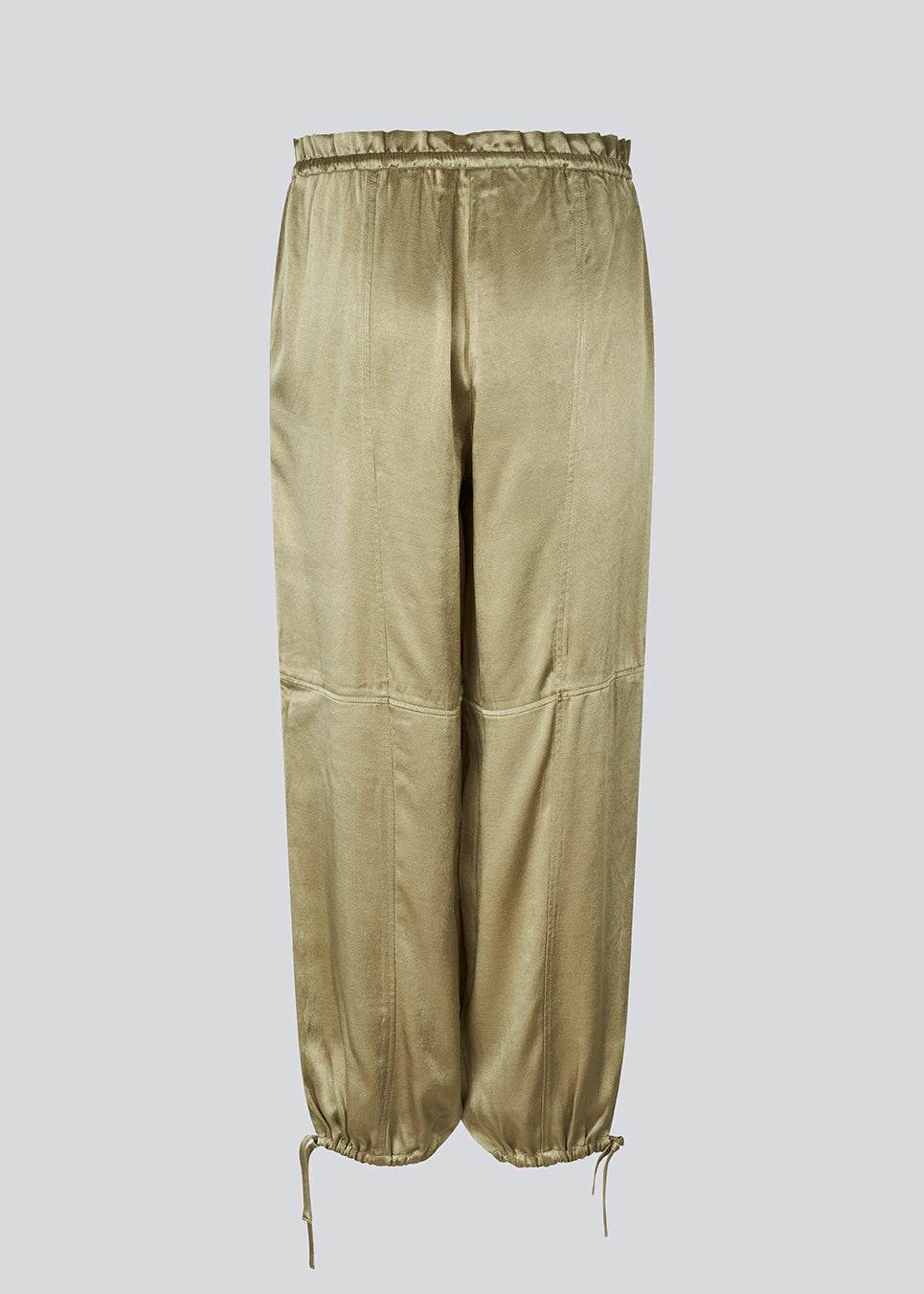 Parachute bukser i satin. MilanoMD pants har sidelommer og spændes med et bindebånd og i bunden.