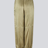 Parachute bukser i satin. MilanoMD pants har sidelommer og spændes med et bindebånd og i bunden.