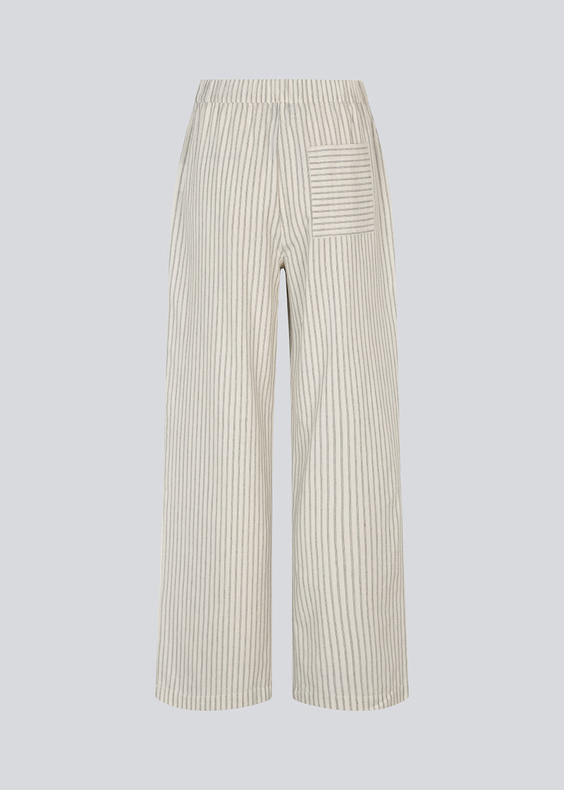 Bukser med brede ben i 100% bomuld. NanikaMD stripe pants har en elastisk talje og sidelommer.