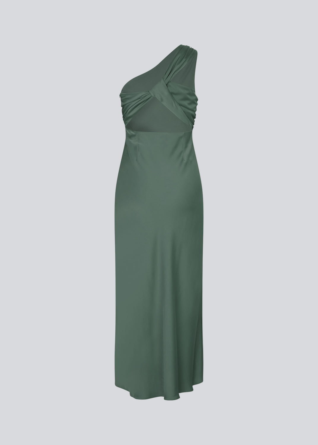 Lang one shoulder maxikjole i smuk grøn satin. NarcissaMD dress har en åben ryg med smukke detaljer og en usynlig lynlås i siden.