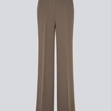Klassiske bukser med pressefolder og lige ben. Nelli pants lukkes med en skjult lynlås i siden og har en skjult elastik indeni taljen for et mere komfortabelt fit.&nbsp; Indersøm (S/36): 82 cm Bukserne forlænges med 0,5 cm for hver størrelse.