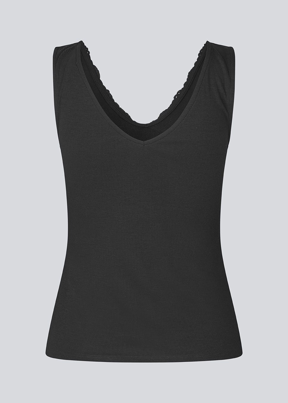 Ærmeløs top med blondekant i ribbed jersey. NemiMD top er figursyet og har en v-udskæring.