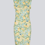 Tætsiddende kjole i lavet i 100% recycled polyester. Nettimd print dress har en flæsekant ved ærmegabet og rynke-detalje i siden. Kjolen har det smukkeste blomstret print, perfekt til sommeren.
