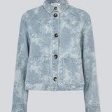 Denim jakke med en løs pasform og brede ærmer. Newlandmd jacket har to forlommer og knappelukning fortil.&nbsp;