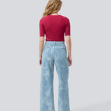 Jeans med vide ben og jacquard mønster. Newlandmd pants har mellemhøj talje, lynlåsgylp og for- og baglommer. Modellen er 175 cm og har en str S/36 &nbsp;på.