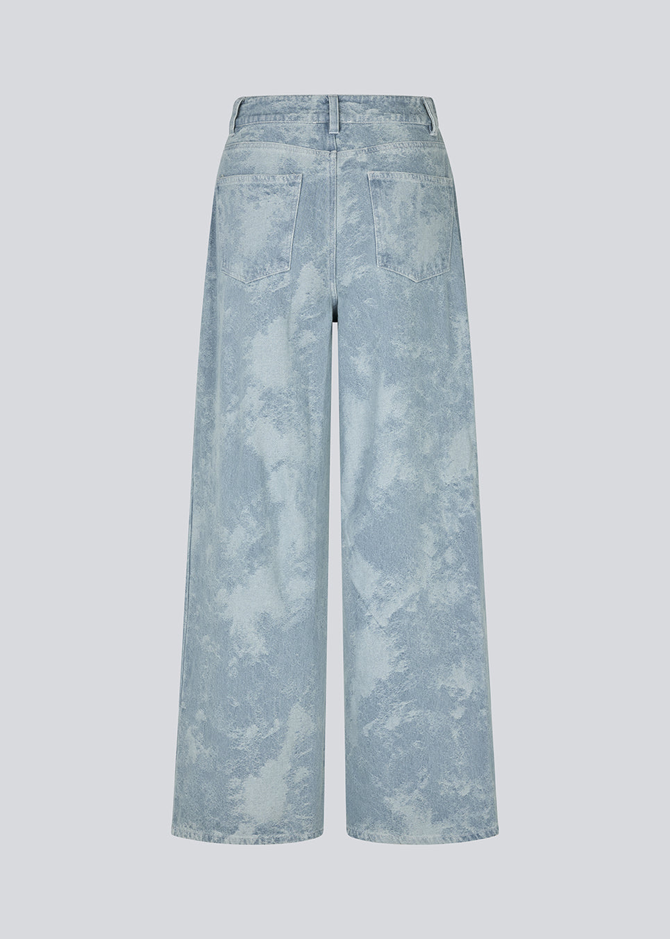Jeans med vide ben og jacquard mønster. Newlandmd pants har mellemhøj talje, lynlåsgylp og for- og baglommer. Modellen er 175 cm og har en str S/36 &nbsp;på.