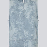 Ærmeløs denim top med rund hals i bomuldsdenim. Newlandmd top har en løs pasform og en åbning i nakken med knappelukning.&nbsp;