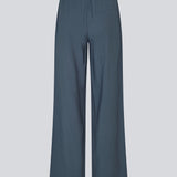 Bukser med brede med i EoVero viskose. NickiMD pants har en elastisk talje og sidelommer.