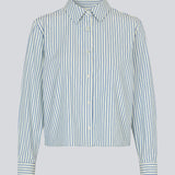 Klassisk skjorte med en løs pasform og lange ærmer. NikkoMD shirt har en skjorte krave og en knappelukning fortil.